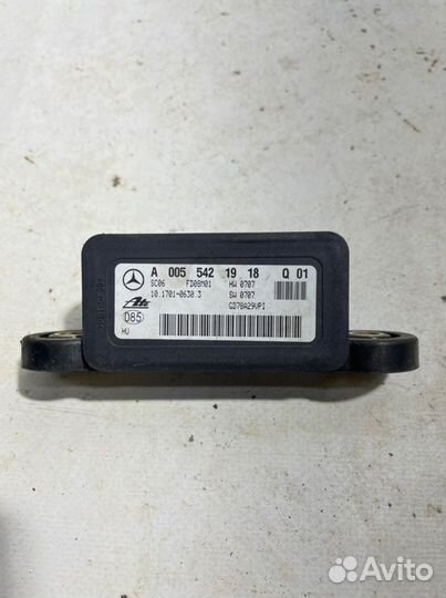 Датчик ускорения Mercedes W204