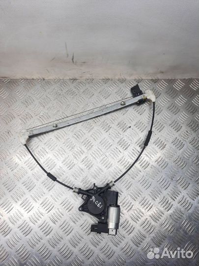 Стеклоподъемник электрический задний правый Mazda