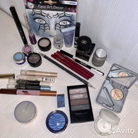 Набор косметики для глаз и век пакетом тени лайнер