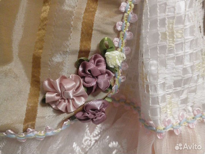 Кукла фарфоровая