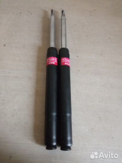 Амортизатор передний Toyota Caldina 190 1992-1997