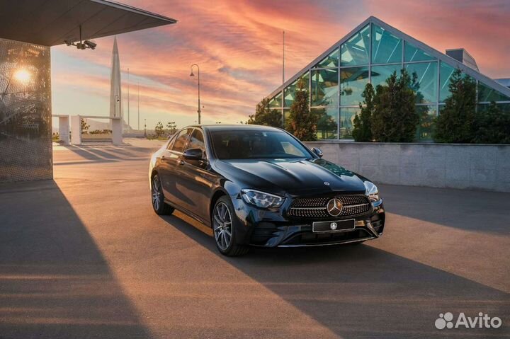 Личный водитель со своим Mercedes-Benz на день