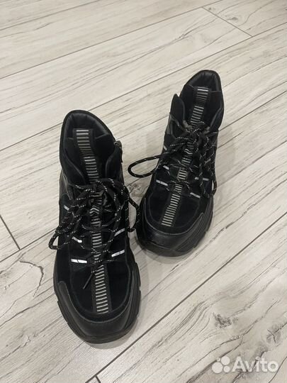 Ботинки женские