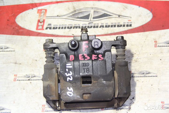 Суппорт перед право c Mazda Demio DE5FS ZY-VE