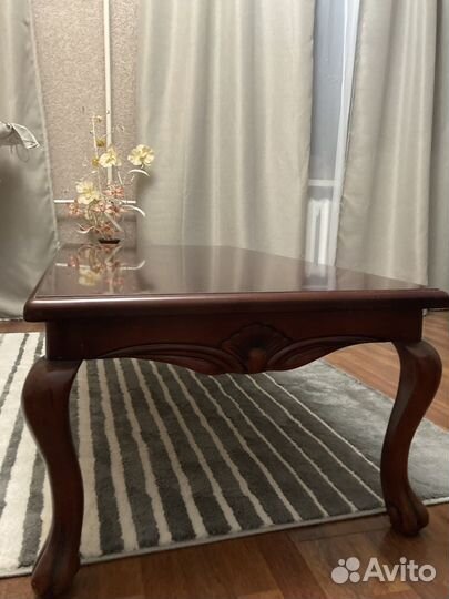 Журнальный столик