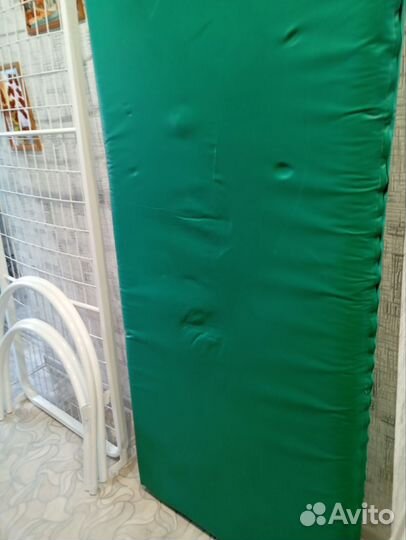 Кровать односпальная с матрасом