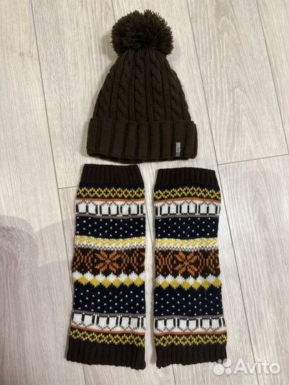 Женская шапка и наколенники