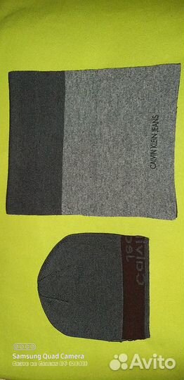 Вязаные шапка и шарф. Бренд: «Calvin Klein»