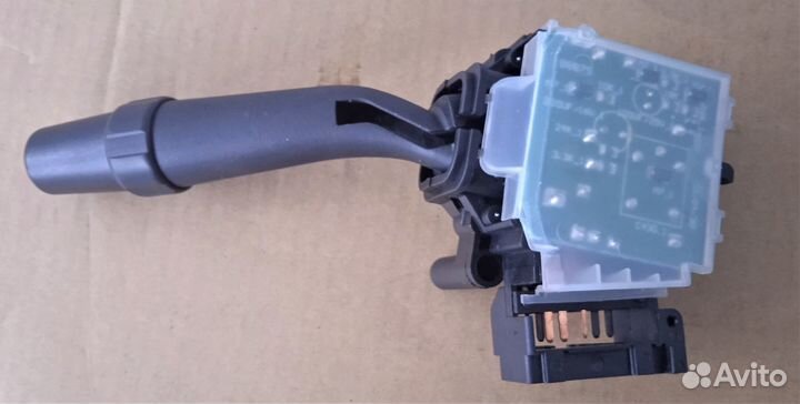 Переключатель подрулевой правый LF solano