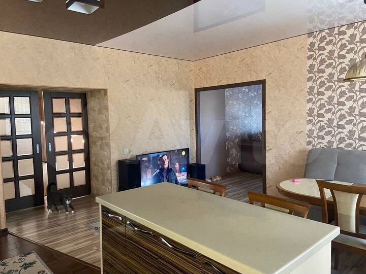 Дом 310 м² на участке 10 сот.