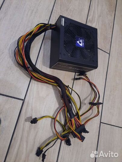 Блок питания Chieftec 750w