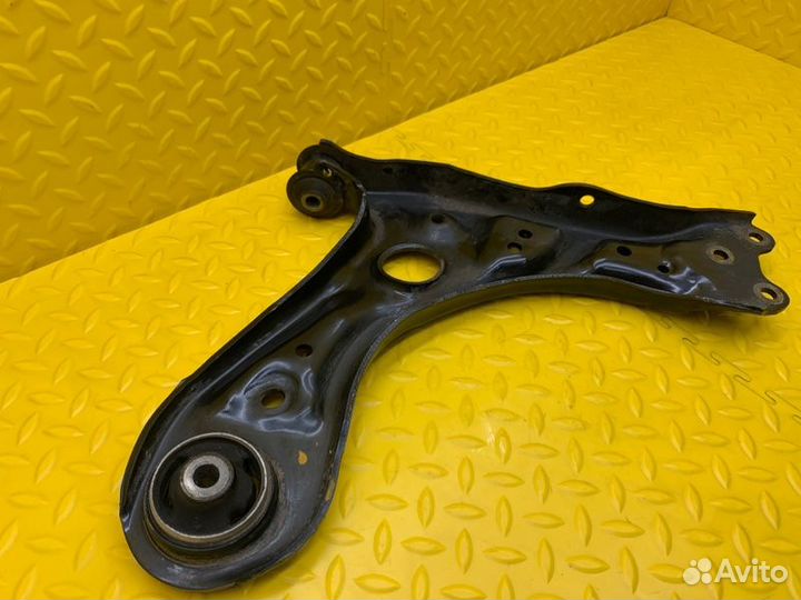 Рычаг подвески левый Volkswagen Polo cfna 1.6 2013