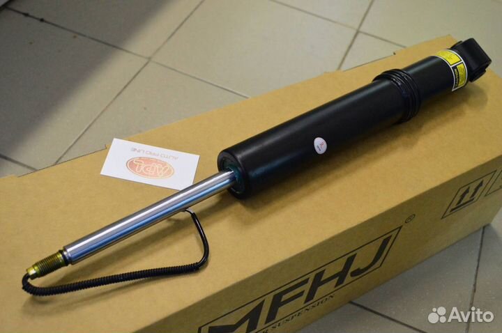 Амортизатор задний VW Touareg NF 7P 2010-18