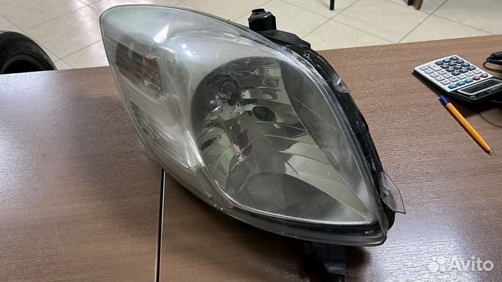 Фара toyota yaris