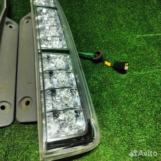 Стоп-сигналы 2шт Toyota Isis ZGM15 Platana 44-70 Z