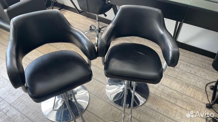 Парикмахерское кресло