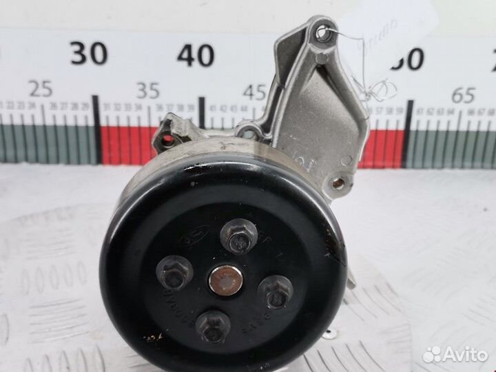 Помпа Ford Focus 2001 1566239