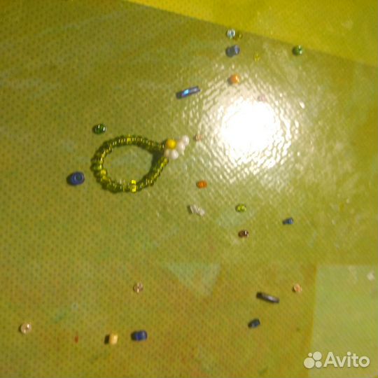 Украшение из бисера