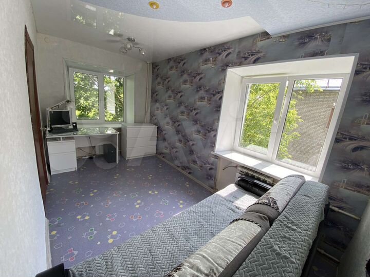 2-к. квартира, 40 м², 3/3 эт.