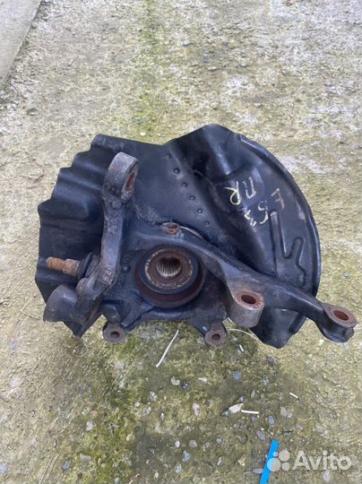 Продам поворотный кулак в сборе на бмв Х5 Е 53