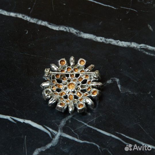 Брошь круглая с белыми стразами No.2741