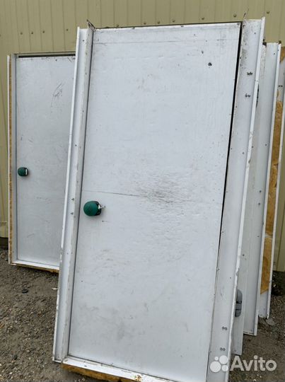 Дверь для холодильной камеры