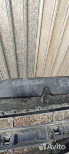 Продам решëтку mazda 5 2008 1й рестайл