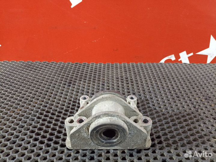 Кронштейн радиатора Man TGX