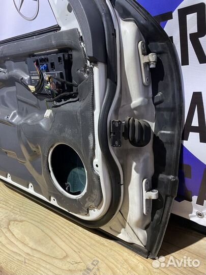 Дверь передняя левая Mercedes Benz W211 E211