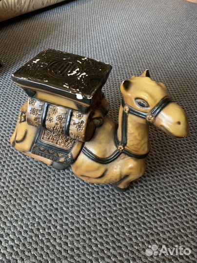 Напольная подставка столик верблюд