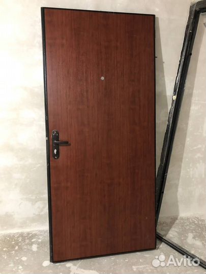 Дверь входная