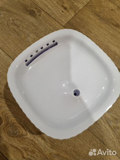 Фонтан поилка для кошек