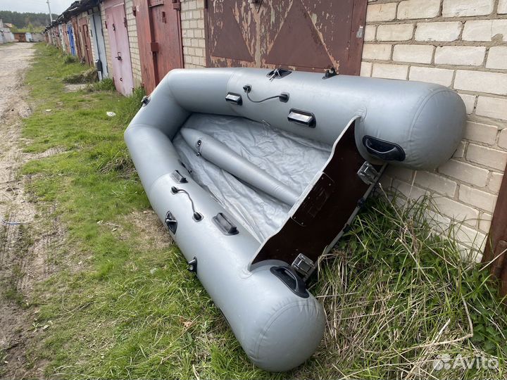 Лодка с мотором