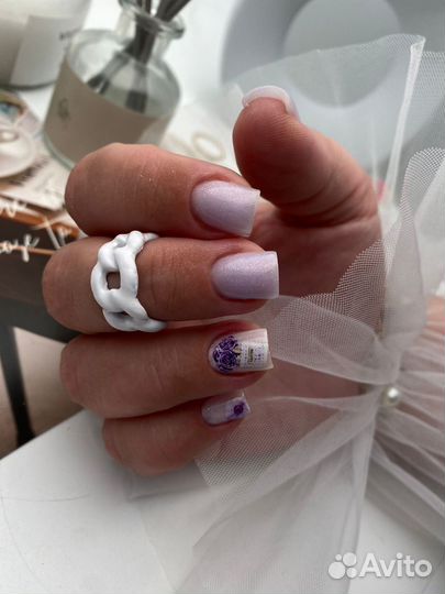 Модель на маникюр
