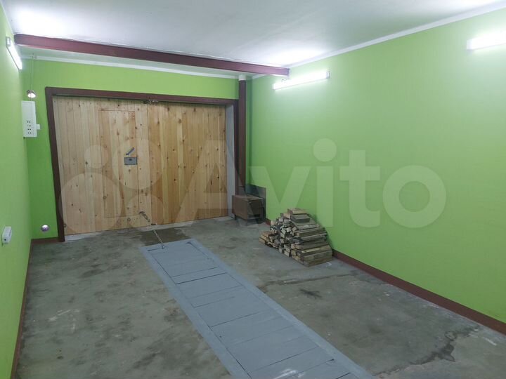 Гараж, > 30 м²