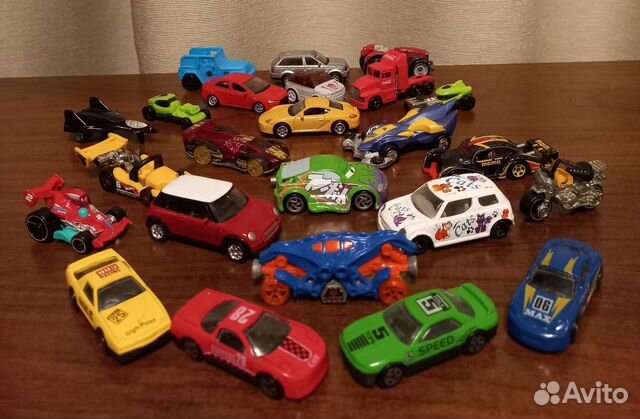 Машинки, фигурки, лабининт, тикеры- токеры,скрепыш