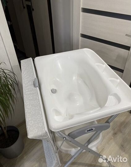 Стол пеленальный с ванной