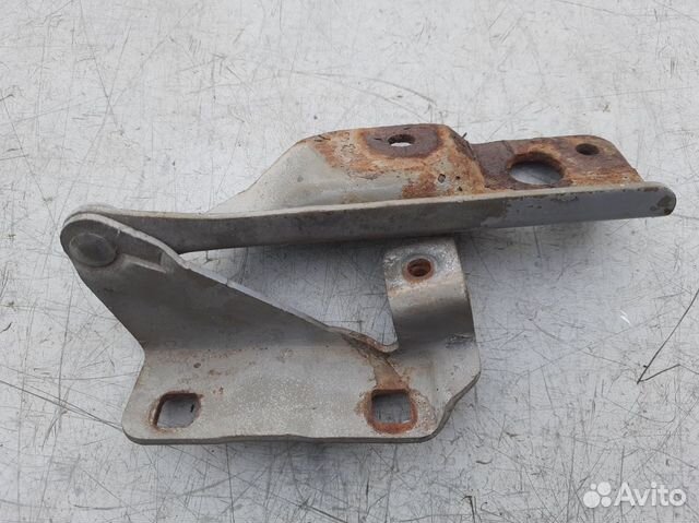 Петля капота правая Nissan Almera N16