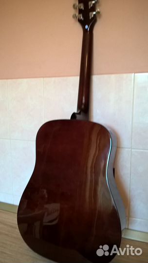 Акустическая гитара 