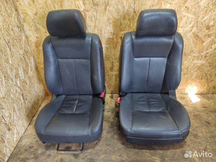 Сиденья передние кожаные Chevrolet Epica