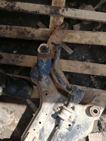 Подрамник на Форд фокус 2