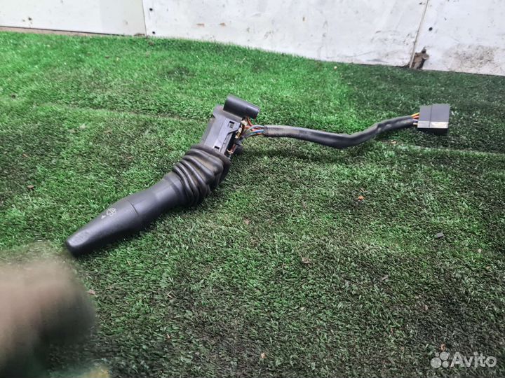 Подрулевой переключатель правый Волга 31105