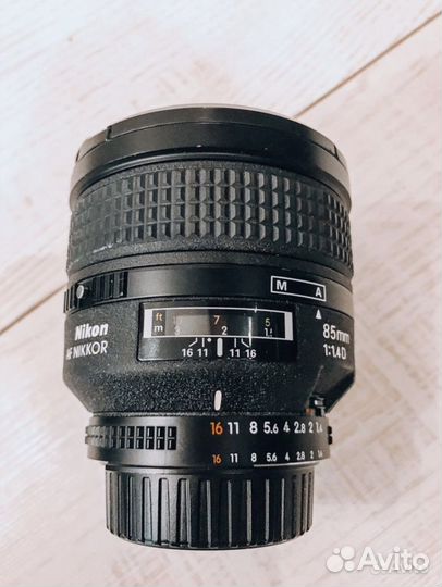 Объектив потртетный Nikkor 85mm 1.4d
