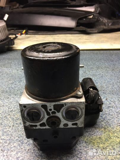 Блок ABS (насос) Lexus RX