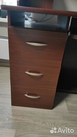 Компьютерный стол