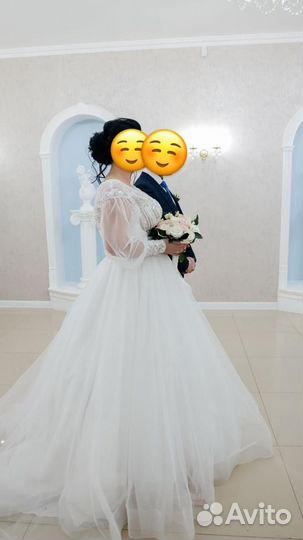 Свадебное платье со шлейфом