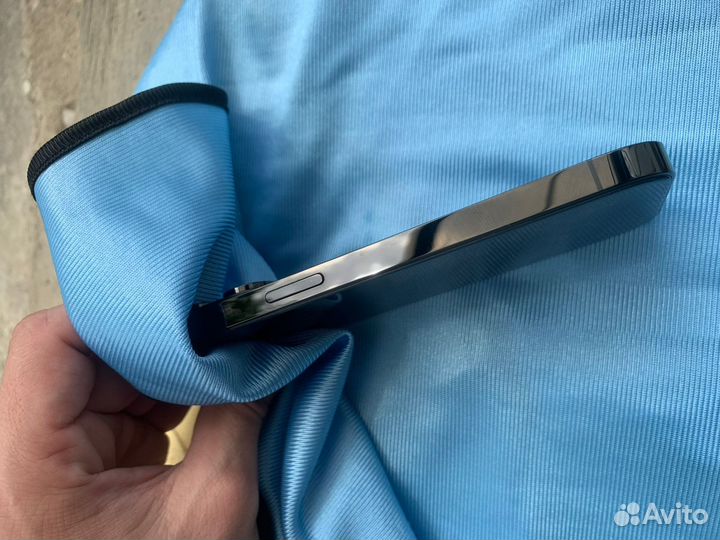 Телефон iPhone 14 pro