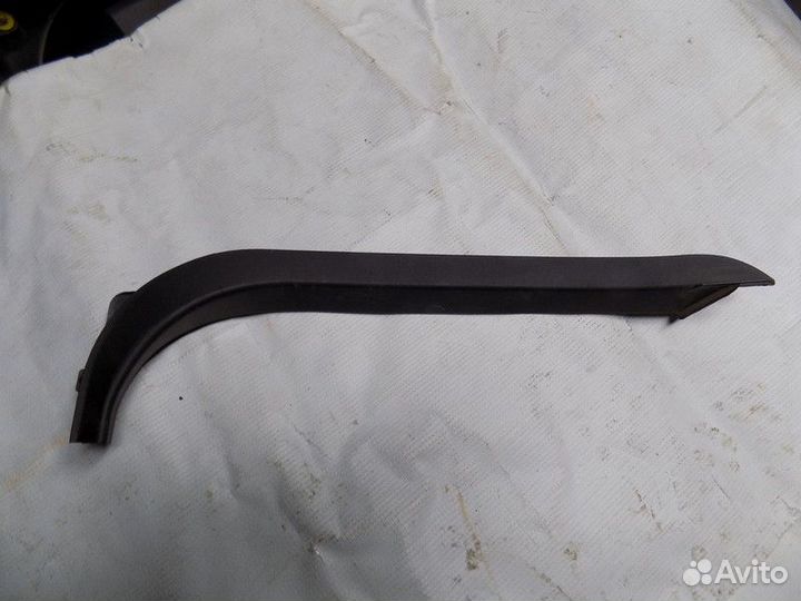 Накладка (кузов внутри) Focus III 2011