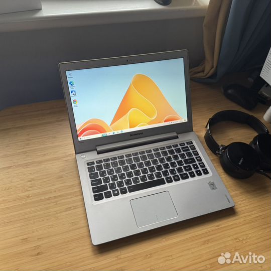 Металлический ультрабук Lenovo i3 8Gb