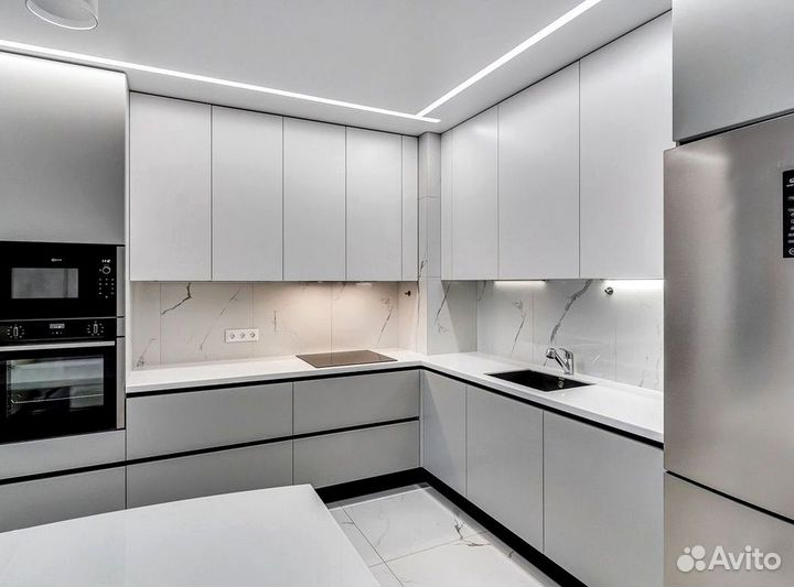 Кухня в потолок на заказ в Омске